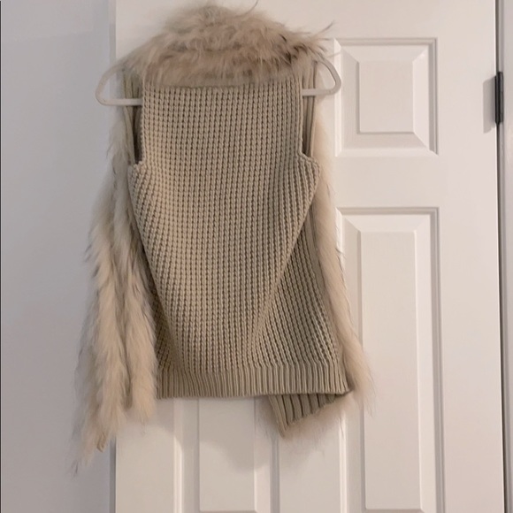 Liberty Asiatic Raccoon Fur Vest
ELLIATT - Picture 4 of 4
